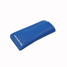 Kép betöltése a galériamegjelenítőbe: Bőr szemüvegtartó