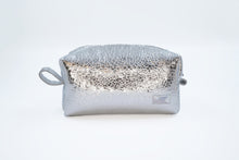 Kép betöltése a galériamegjelenítőbe: Bőr neszesszer