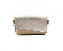 Încărcați imaginea în vizualizatorul Galeriei, Geantă crossbody din piele