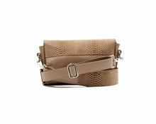 Încărcați imaginea în vizualizatorul Galeriei, Geantă crossbody din piele