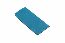 Kép betöltése a galériamegjelenítőbe: Bőr szemüvegtartó