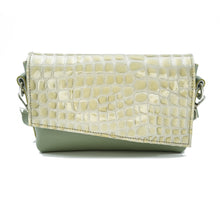 Kép betöltése a galériamegjelenítőbe: Bőr crossbody táska
