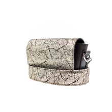 Încărcați imaginea în vizualizatorul Galeriei, Geantă crossbody din piele