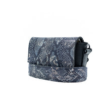 Încărcați imaginea în vizualizatorul Galeriei, Geantă crossbody din piele