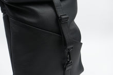 Kép betöltése a galériamegjelenítőbe: Bőr hátizsák