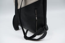 Kép betöltése a galériamegjelenítőbe: Bőr hátizsák