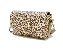 Încărcați imaginea în vizualizatorul Galeriei, Geantă crossbody din piele