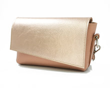 Kép betöltése a galériamegjelenítőbe: Bőr crossbody táska