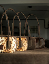 Încărcați imaginea în vizualizatorul Galeriei, Lora Bag