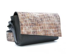 Kép betöltése a galériamegjelenítőbe: Bőr crossbody táska
