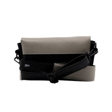 Kép betöltése a galériamegjelenítőbe: Bőr crossbody táska
