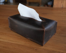 Kép betöltése a galériamegjelenítőbe: Bőr bortartó