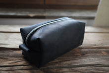 Load image into Gallery viewer, Men's Leather Dopp Kit
