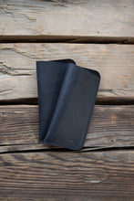 Încărcați imaginea în vizualizatorul Galeriei, Husă de ochelari din piele