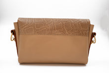 Încărcați imaginea în vizualizatorul Galeriei, Geantă crossbody din piele