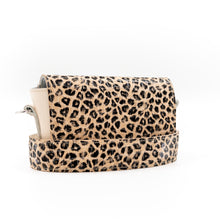 Încărcați imaginea în vizualizatorul Galeriei, Geantă crossbody din piele