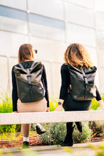 Kép betöltése a galériamegjelenítőbe: Bőr hátizsák