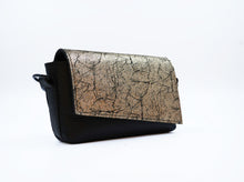 Kép betöltése a galériamegjelenítőbe: Bőr crossbody táska