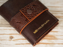 Kép betöltése a galériamegjelenítőbe: Bőr pénztárca
