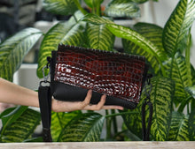 Load image into Gallery viewer, Leather Crossbody Bag