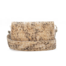 Încărcați imaginea în vizualizatorul Galeriei, Beige snake pattern bag on a white background