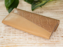 Load image into Gallery viewer, Leather Purse