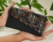 Încărcați imaginea în vizualizatorul Galeriei, Portofel din piele