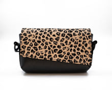 Încărcați imaginea în vizualizatorul Galeriei, Bag with leopard print top section and black bottom section on a white background
