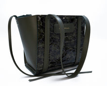 Kép betöltése a galériamegjelenítőbe: Kis bőr tote bag