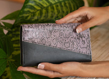 Încărcați imaginea în vizualizatorul Galeriei, Portofel din piele