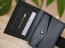 Încărcați imaginea în vizualizatorul Galeriei, Portofel mic din piele