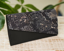 Kép betöltése a galériamegjelenítőbe: Bőr tárca