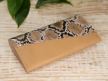 Load image into Gallery viewer, Leather Purse