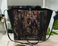 Kép betöltése a galériamegjelenítőbe: Kis bőr tote bag