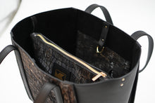 Kép betöltése a galériamegjelenítőbe: Kis bőr tote bag