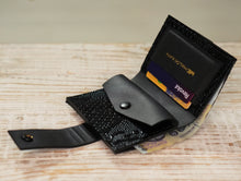 Încărcați imaginea în vizualizatorul Galeriei, Portofel mic din piele
