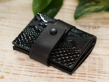 Încărcați imaginea în vizualizatorul Galeriei, Portofel mic din piele