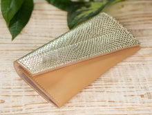 Încărcați imaginea în vizualizatorul Galeriei, Portofel din piele