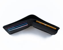 Kép betöltése a galériamegjelenítőbe: Férfi bőr pénztárca