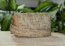 Load image into Gallery viewer, Leather Crossbody Bag