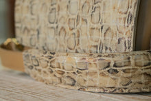 Load image into Gallery viewer, Leather Crossbody Bag