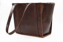Kép betöltése a galériamegjelenítőbe: Bőr tote bag