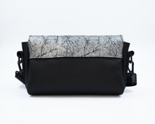 Kép betöltése a galériamegjelenítőbe: Bőr crossbody táska