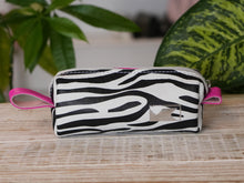 Kép betöltése a galériamegjelenítőbe: Bőr neszesszer