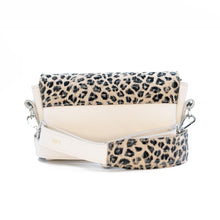 Kép betöltése a galériamegjelenítőbe: Bőr crossbody táska
