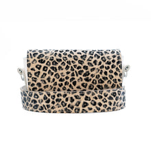 Kép betöltése a galériamegjelenítőbe: Bőr crossbody táska

