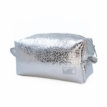 Încărcați imaginea în vizualizatorul Galeriei, Geantă cosmetice din piele
