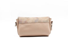 Încărcați imaginea în vizualizatorul Galeriei, Geantă crossbody din piele

