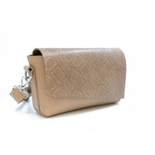 Kép betöltése a galériamegjelenítőbe: Bőr crossbody táska
