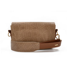 Încărcați imaginea în vizualizatorul Galeriei, Geantă crossbody din piele
